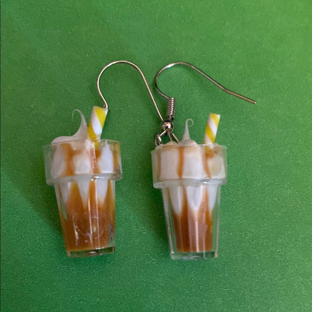 Caramel Milkshake Earrings - White and Brown